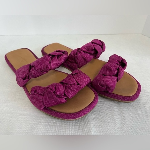 Universal Thread Magenta Sandals - Picture 1 of 4